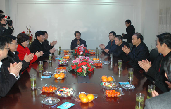 溧陽市委書記韓立明、市長盛建良一行來上上集團(tuán)走訪慰問
